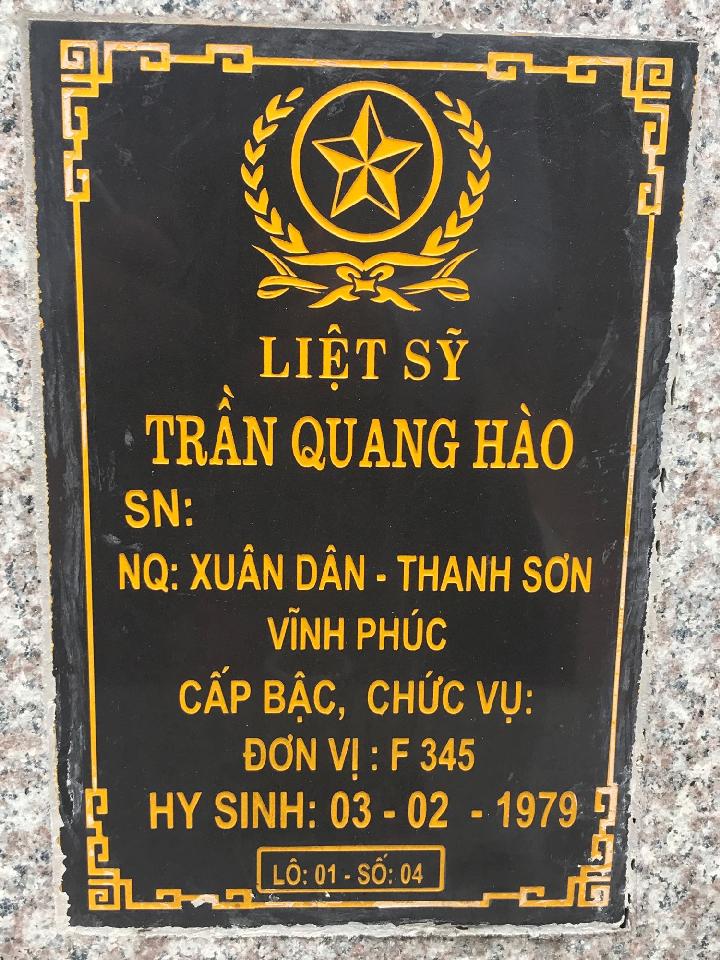 Ảnh mộ liệt sĩ Trần Quang Hào
