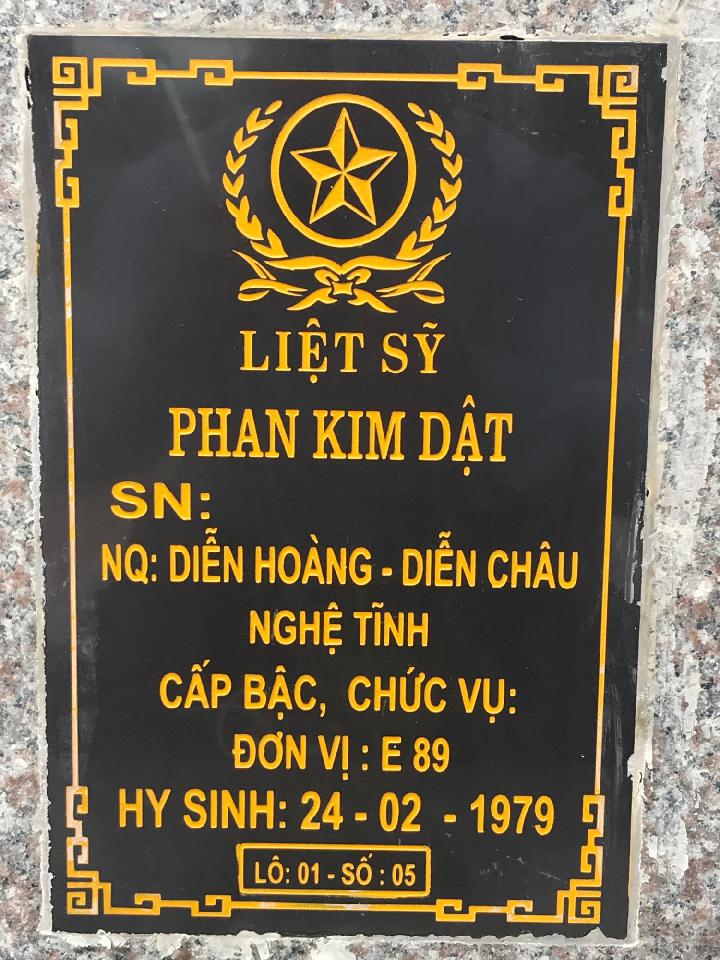 Ảnh mộ liệt sĩ Phan Kim Dật