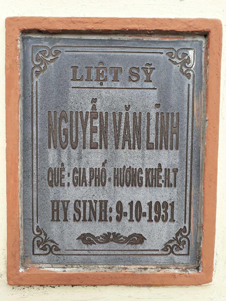 Ảnh mộ liệt sĩ Nguyễn Văn Lĩnh