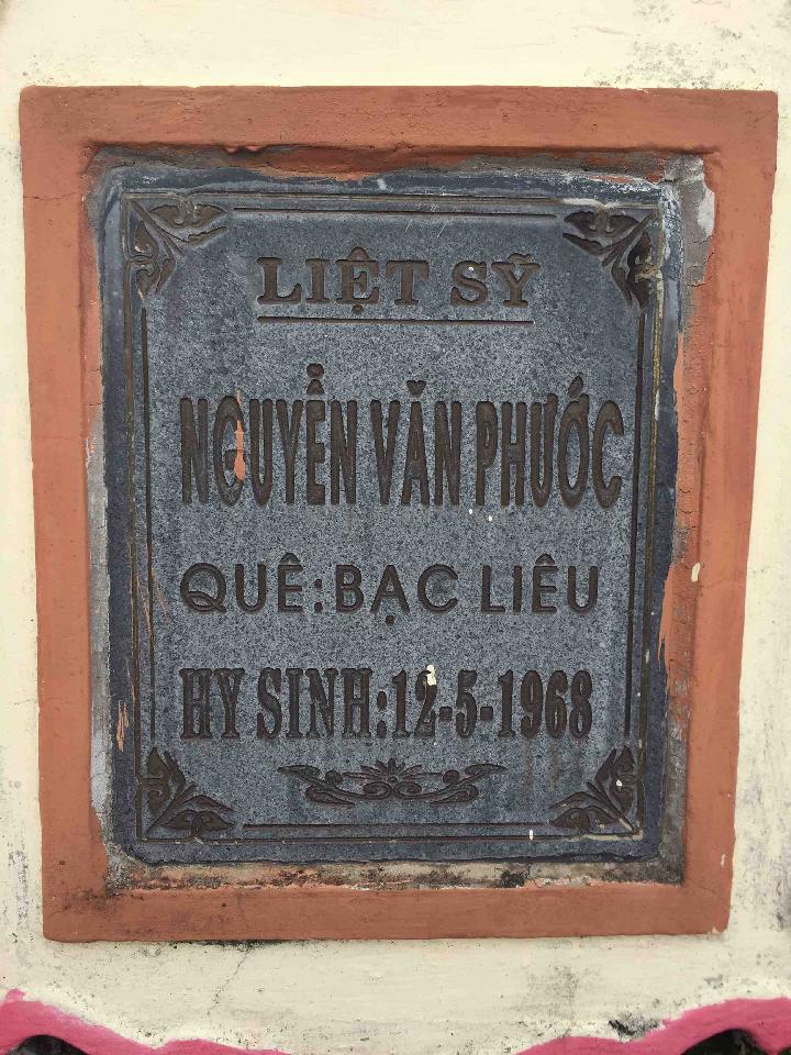 Ảnh mộ liệt sĩ Nguyễn Văn Phước