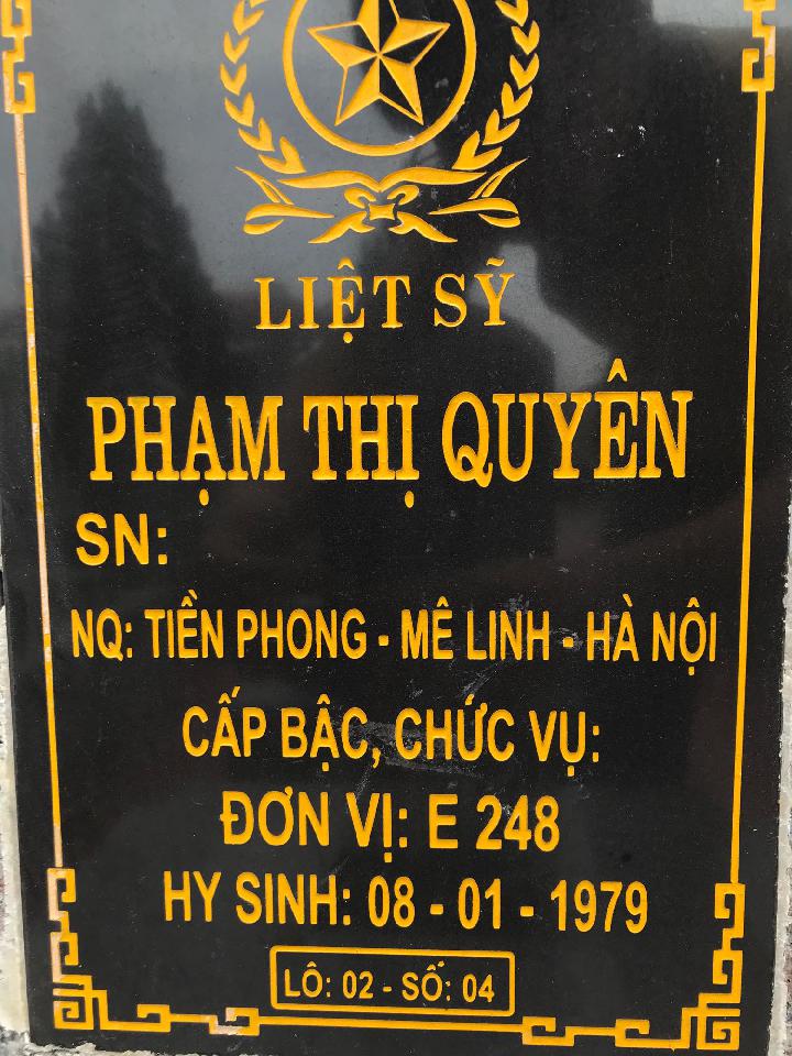 Ảnh mộ liệt sĩ Phạm Thị Quyên