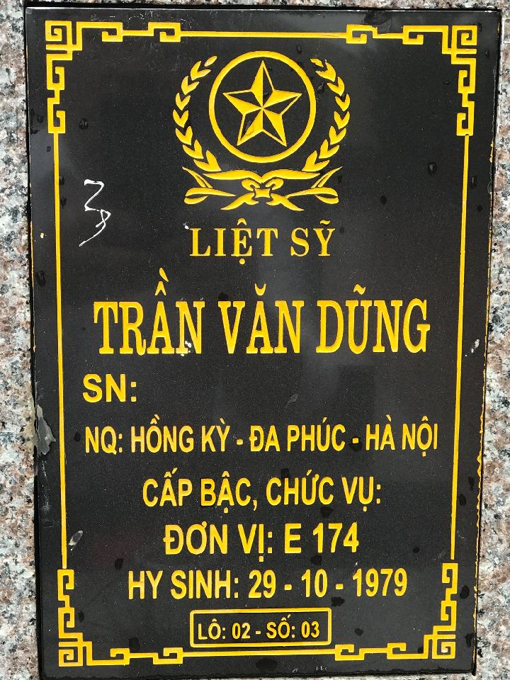 Ảnh mộ liệt sĩ Nguyễn Nông Biểu