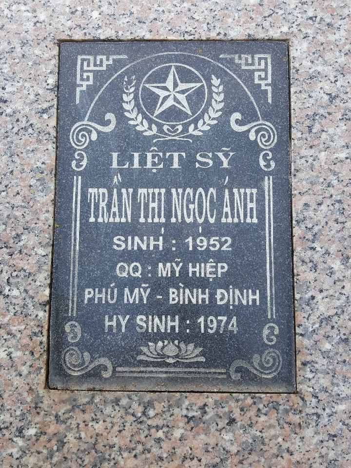 Ảnh mộ liệt sĩ TRẦN THỊ NGỌC ÁNH