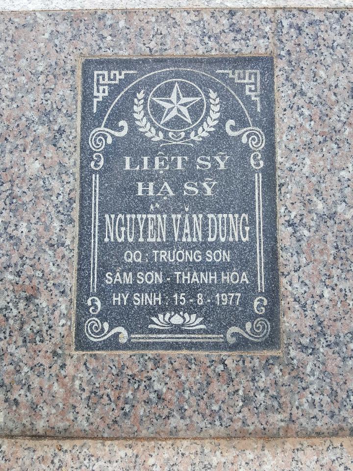 Ảnh mộ liệt sĩ NGUYỄN VĂN DUNG