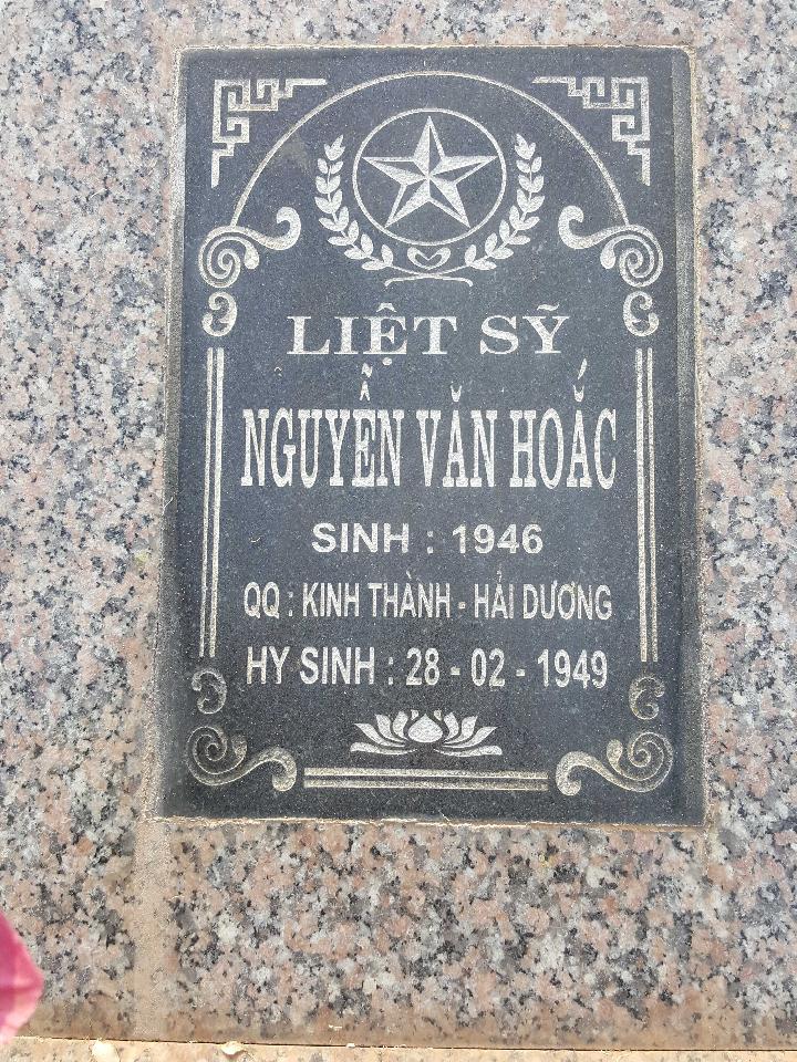 Ảnh mộ liệt sĩ NGUYỄN VĂN HOẮC