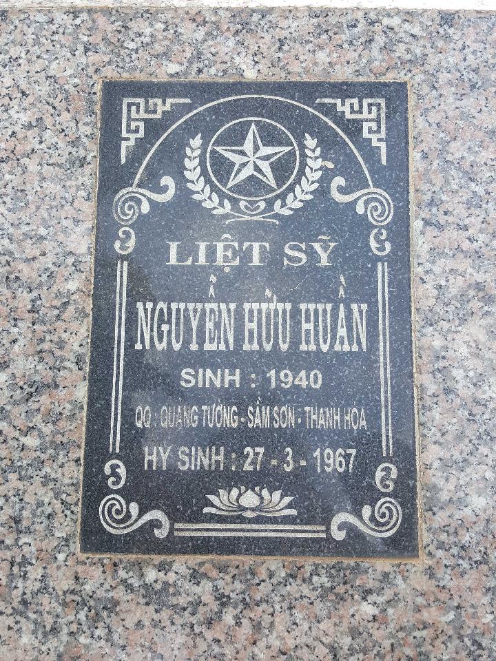 Ảnh mộ liệt sĩ NGUYỄN HỮU HUẦN