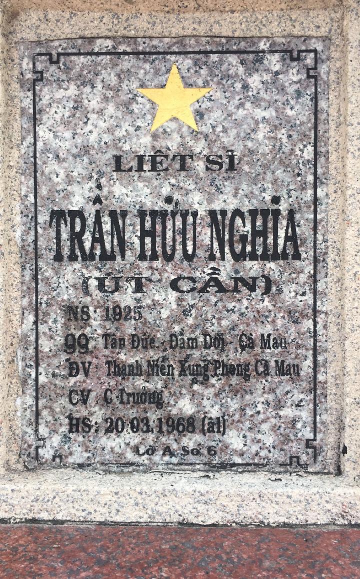 Ảnh mộ liệt sĩ Trần Hữu Nghĩa (Út Cần)