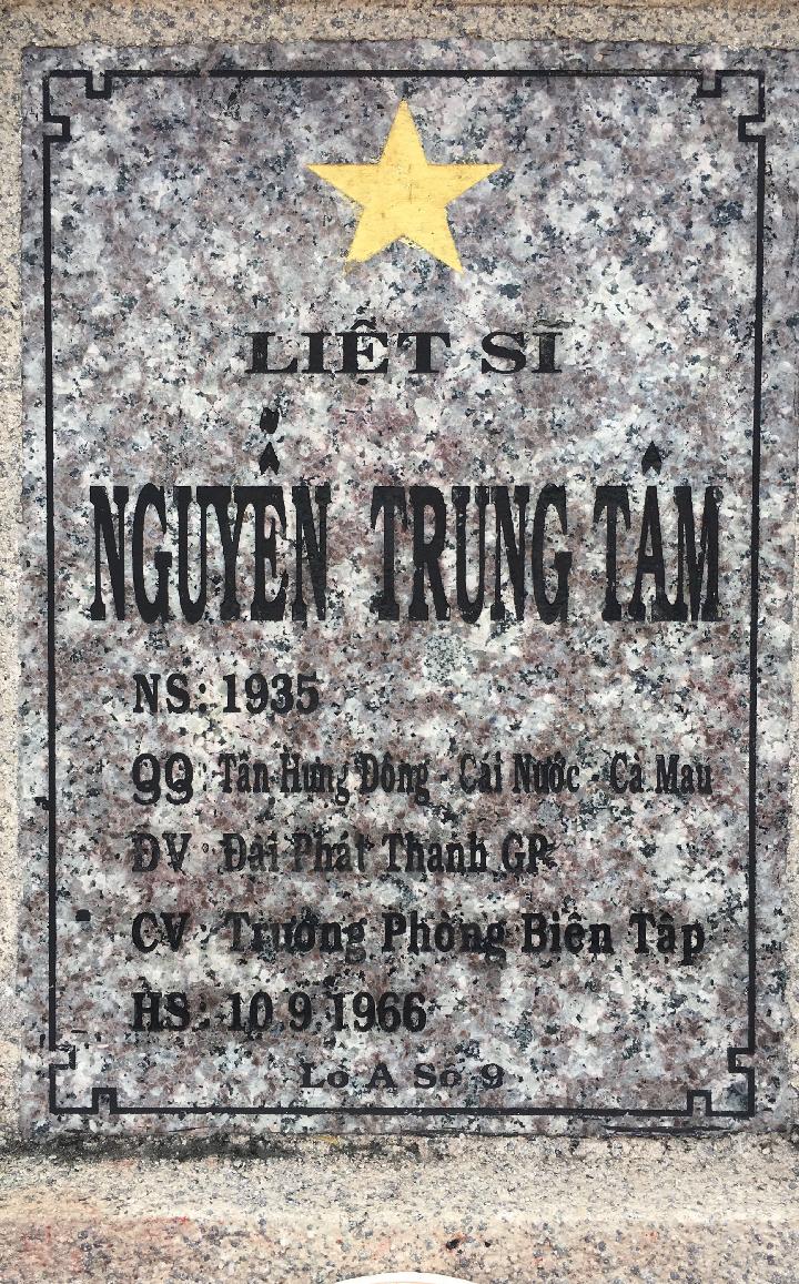 Ảnh mộ liệt sĩ Nguyễn Trung Tâm