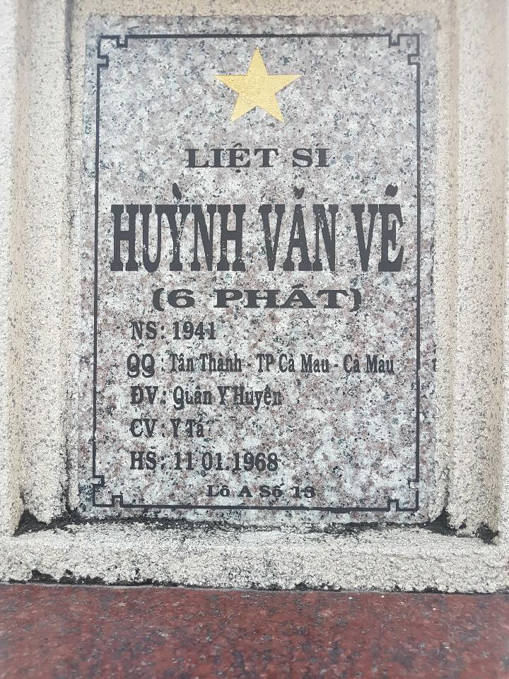 Ảnh mộ liệt sĩ Huỳnh Văn Vẽ ( 6 Phát)