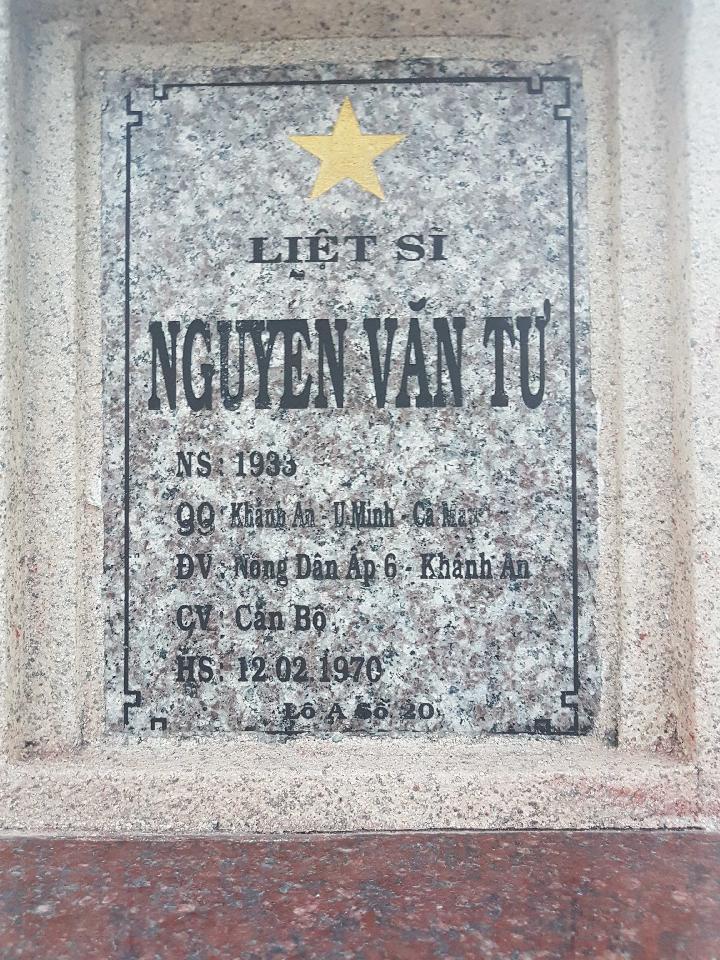 Ảnh mộ liệt sĩ Nguyễn Văn Tư