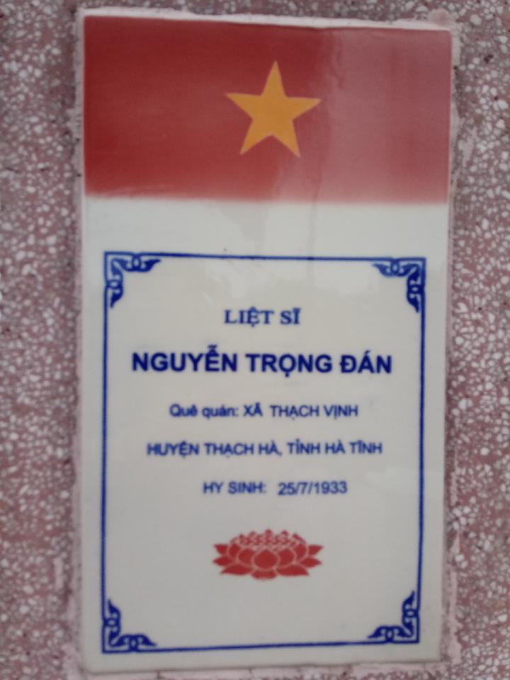 Ảnh mộ liệt sĩ NGUYỄN TRỌNG ĐÁN