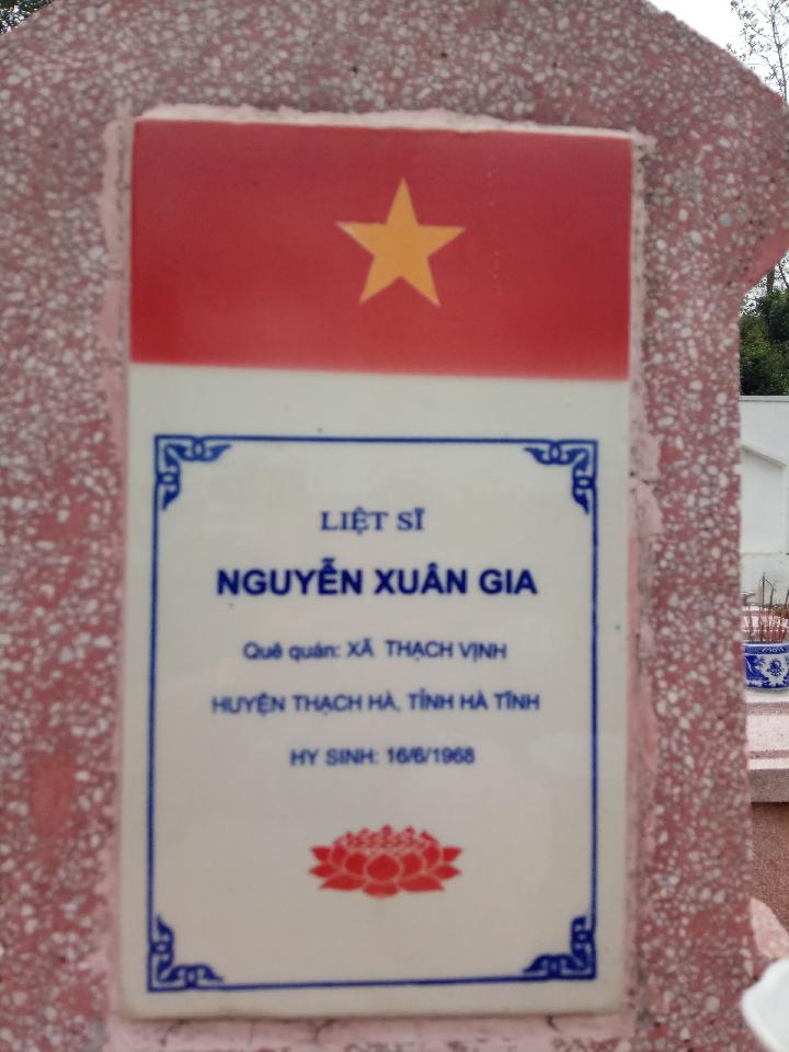 Ảnh mộ liệt sĩ NGUYỄN XUÂN GIA