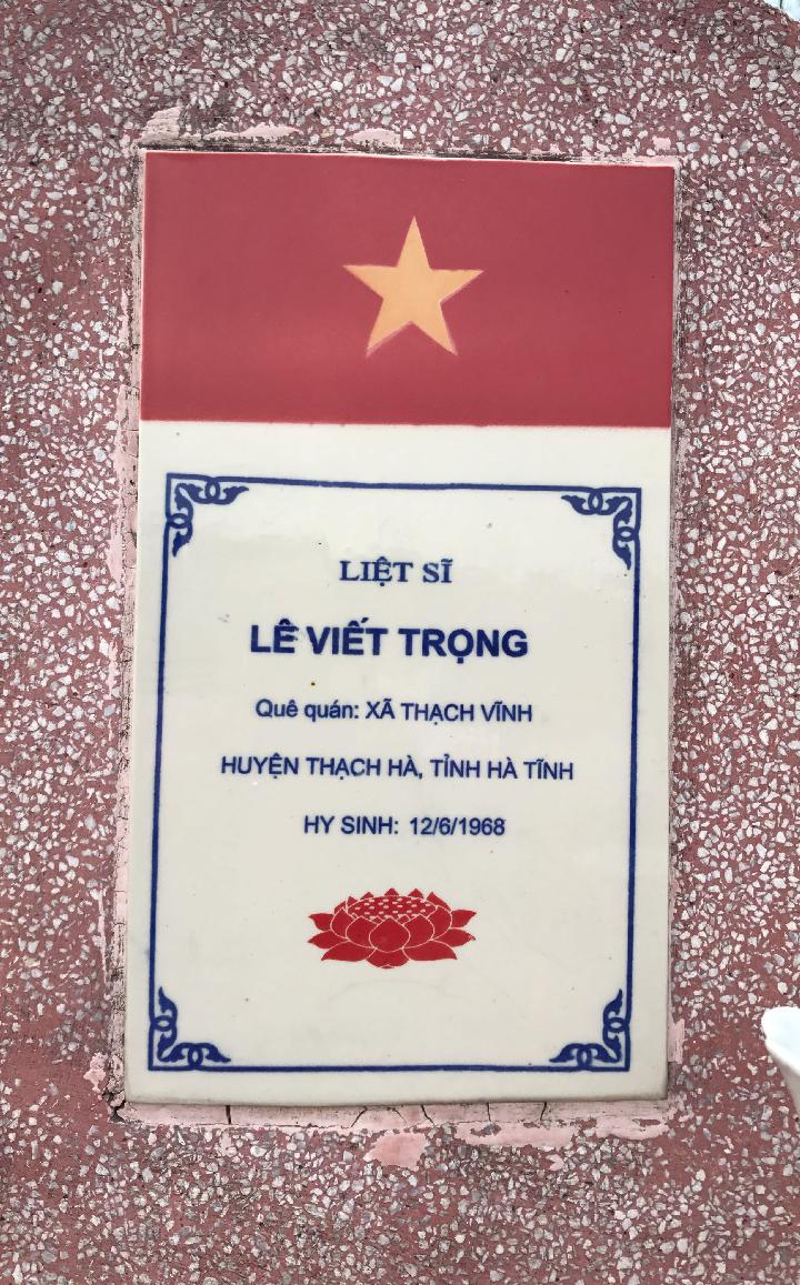 Ảnh mộ liệt sĩ LÊ VIẾT TRỌNG