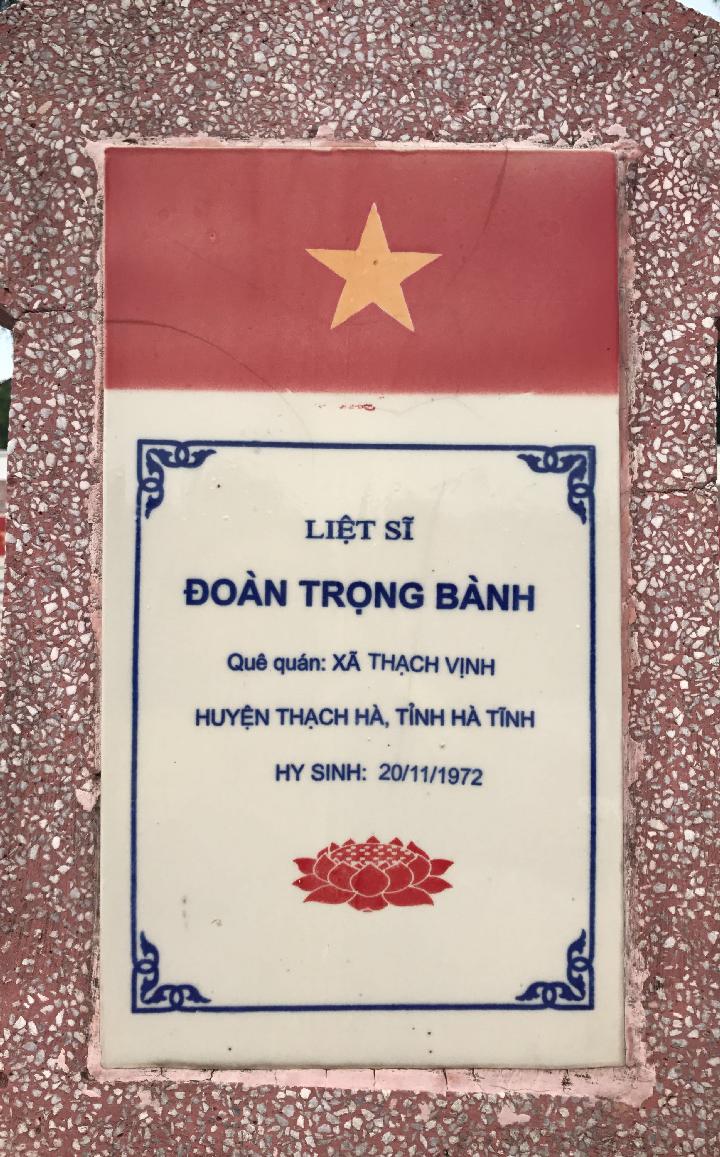 Ảnh mộ liệt sĩ ĐOÀN TRỌNG BÀNH