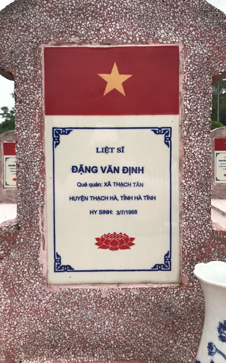 Ảnh mộ liệt sĩ ĐẶNG VĂN ĐỊNH