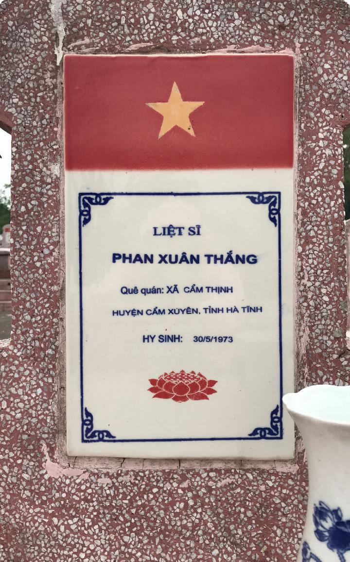 Ảnh mộ liệt sĩ PHAN XUÂN THẮNG
