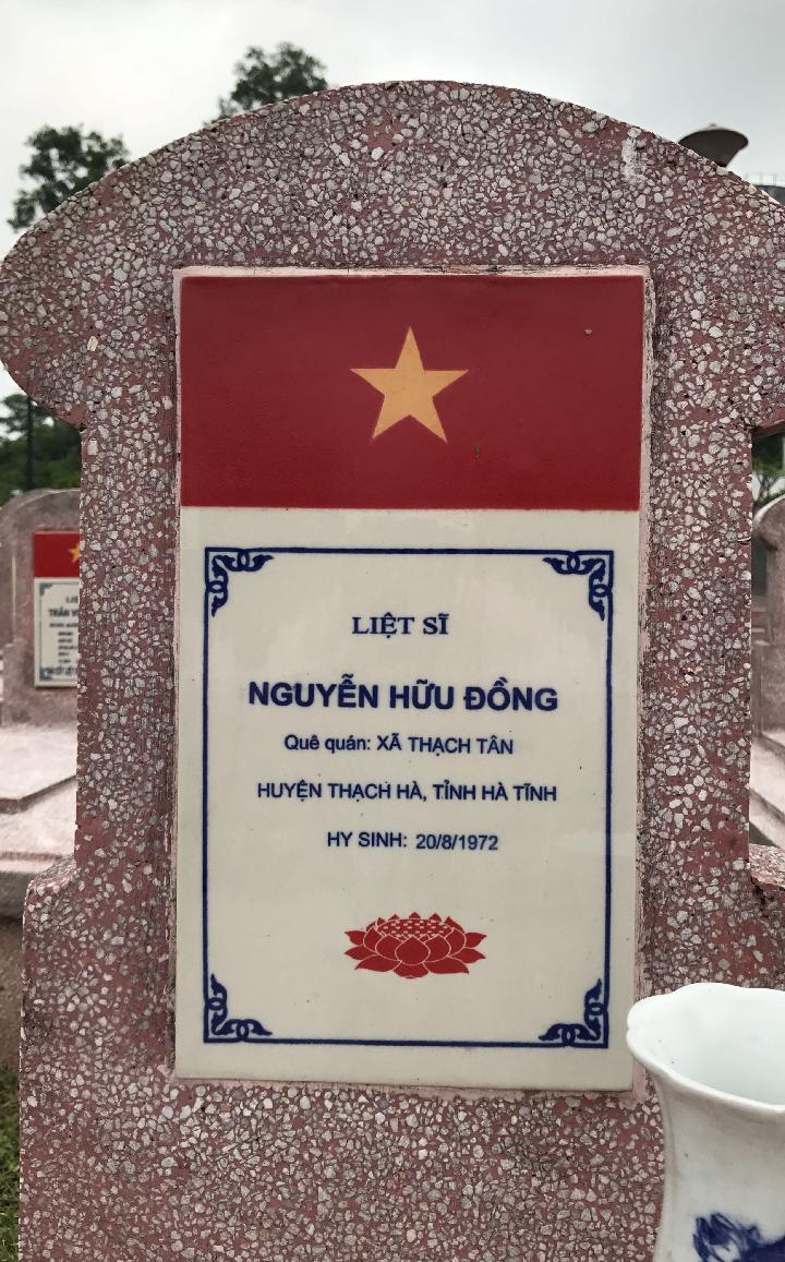 Ảnh mộ liệt sĩ NGUYỄN HỮU ĐỒNG