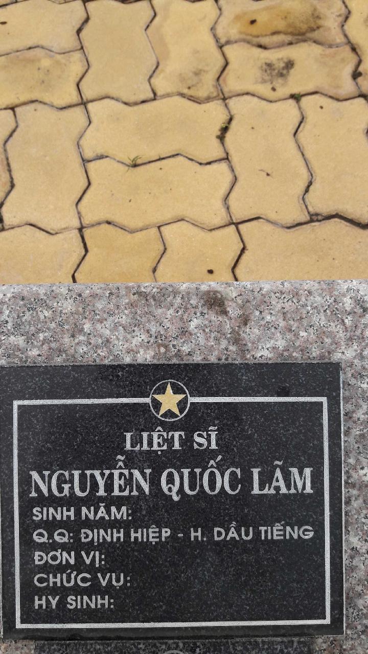 Ảnh mộ liệt sĩ NGUYỄN QUỐC LÃM