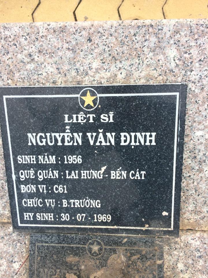 Ảnh mộ liệt sĩ NGUYỄN VĂN ĐỊNH