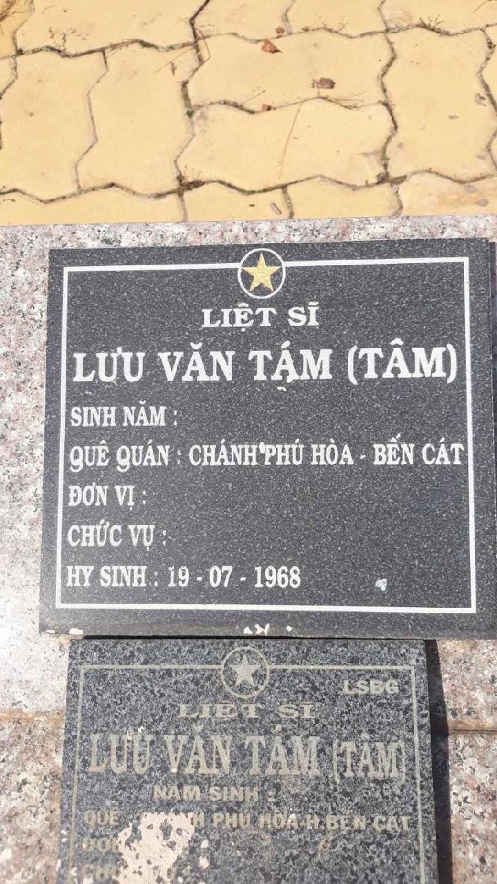 Ảnh mộ liệt sĩ LƯU VĂN TÁM