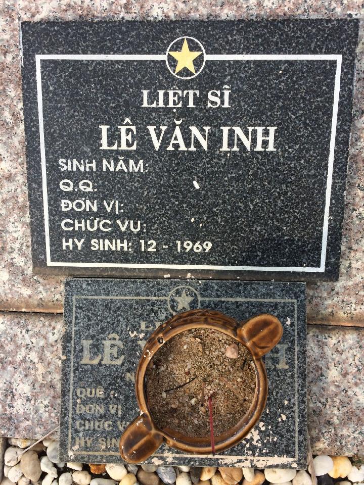 Ảnh mộ liệt sĩ LÊ VĂN INH