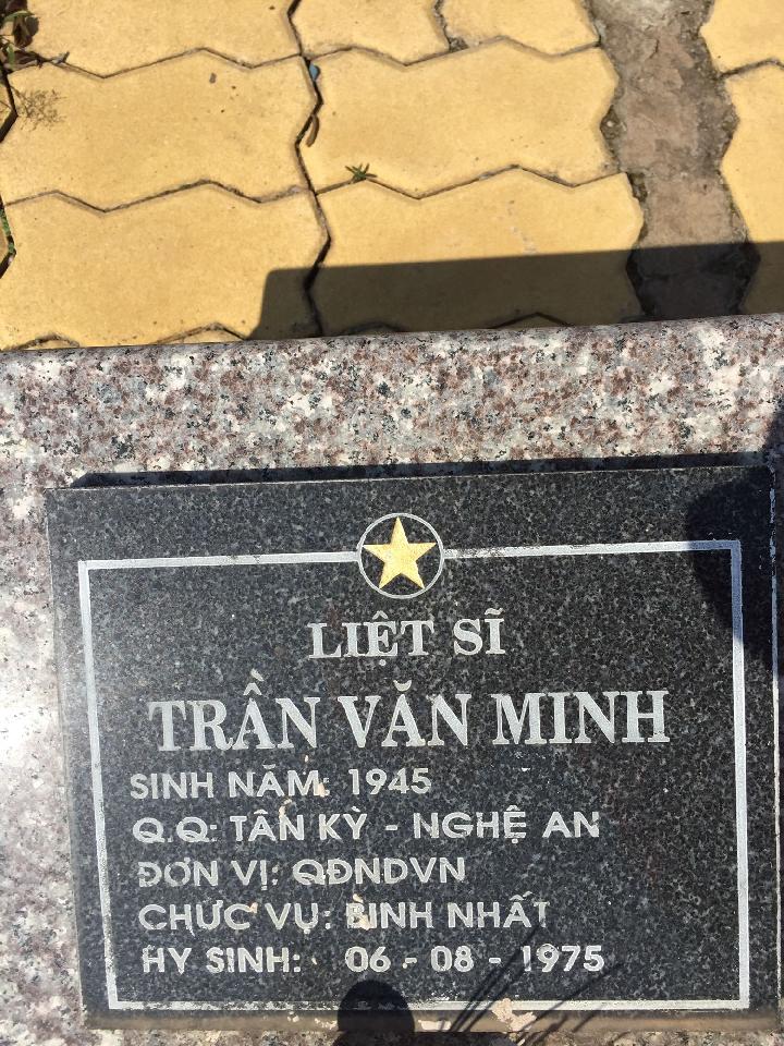 Ảnh mộ liệt sĩ TRẦN VĂN MINH
