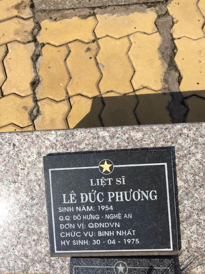 Ảnh mộ liệt sĩ LÊ ĐỨC PHƯƠNG