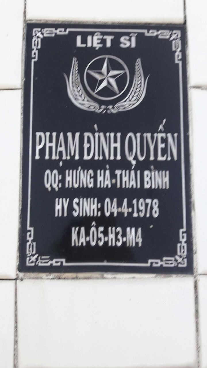 Ảnh mộ liệt sĩ Phạm Đình Quyến