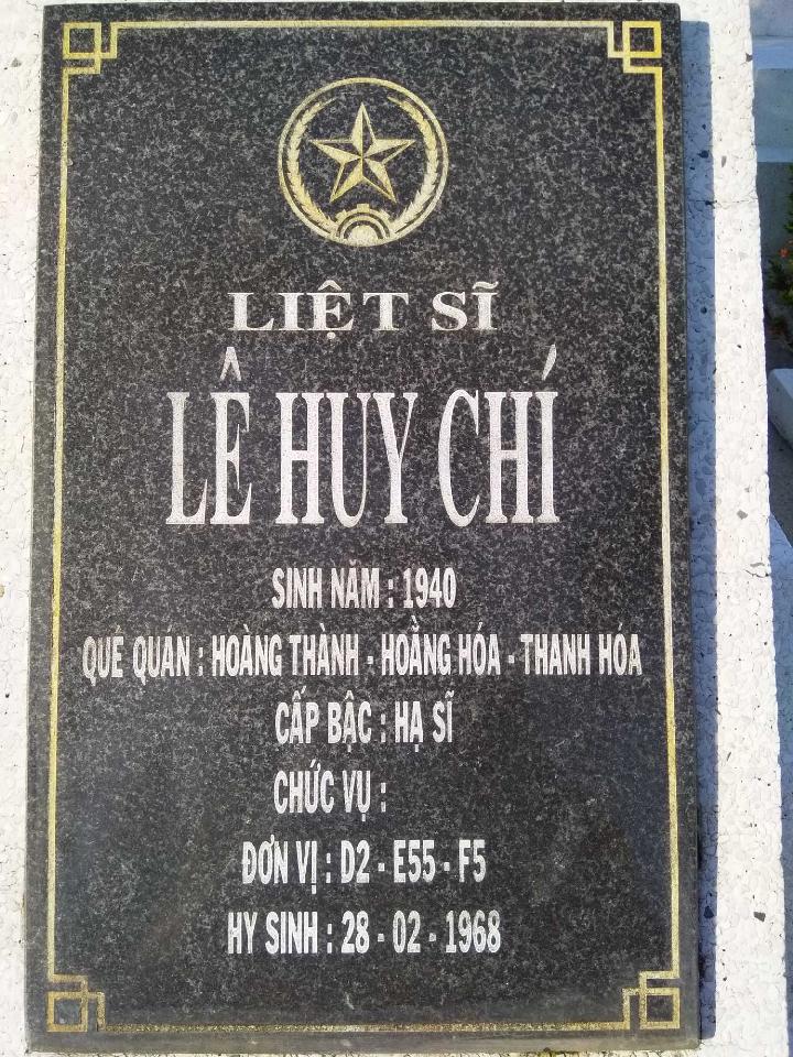 Ảnh mộ liệt sĩ Lê Huy Chí