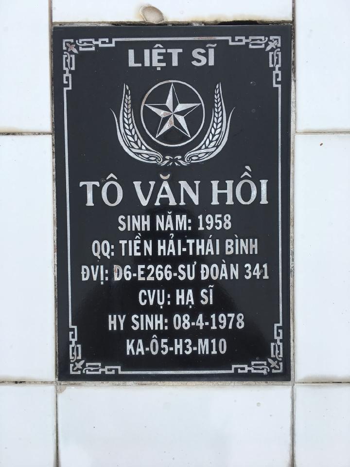 Ảnh mộ liệt sĩ Tô Văn Hồi