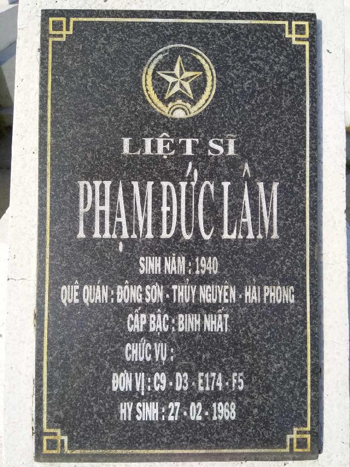 Ảnh mộ liệt sĩ Phạm Đức Lâm