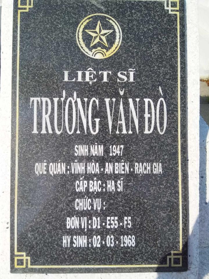 Ảnh mộ liệt sĩ Trương Văn Đò