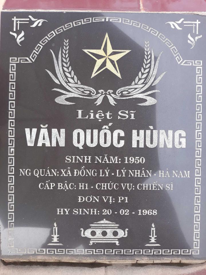Ảnh mộ liệt sĩ văn quốc hùng
