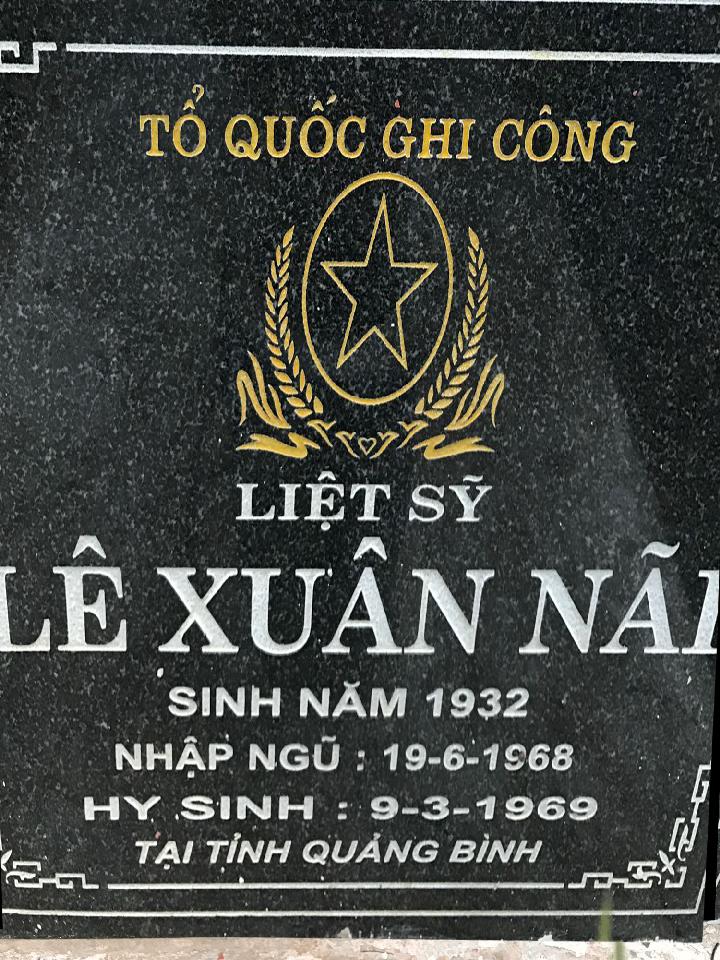 Ảnh mộ liệt sĩ Lê Xuân Nãi