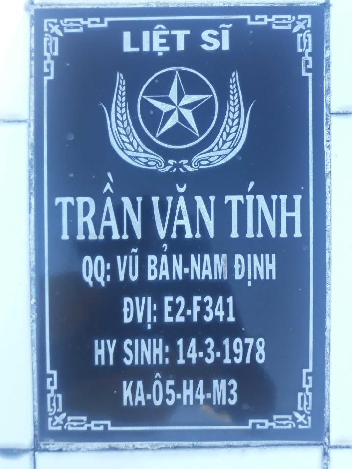 Ảnh mộ liệt sĩ Trần Văn Tính