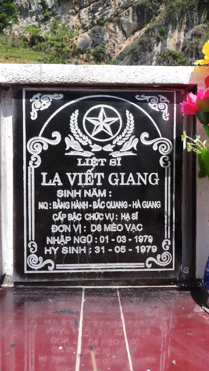 Ảnh mộ liệt sĩ La Viết Giang