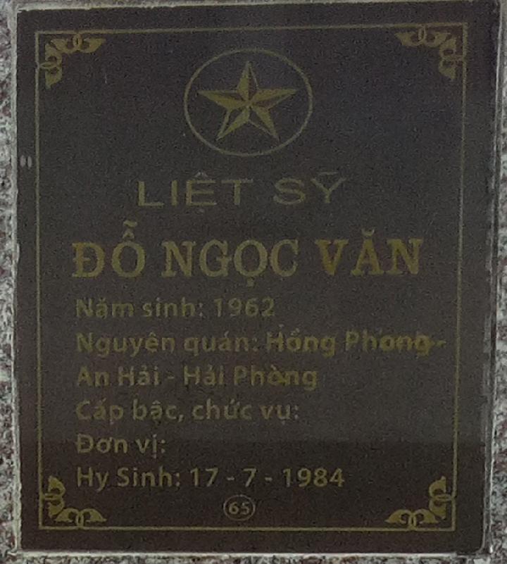 Ảnh mộ liệt sĩ Đỗ Ngọc Văn