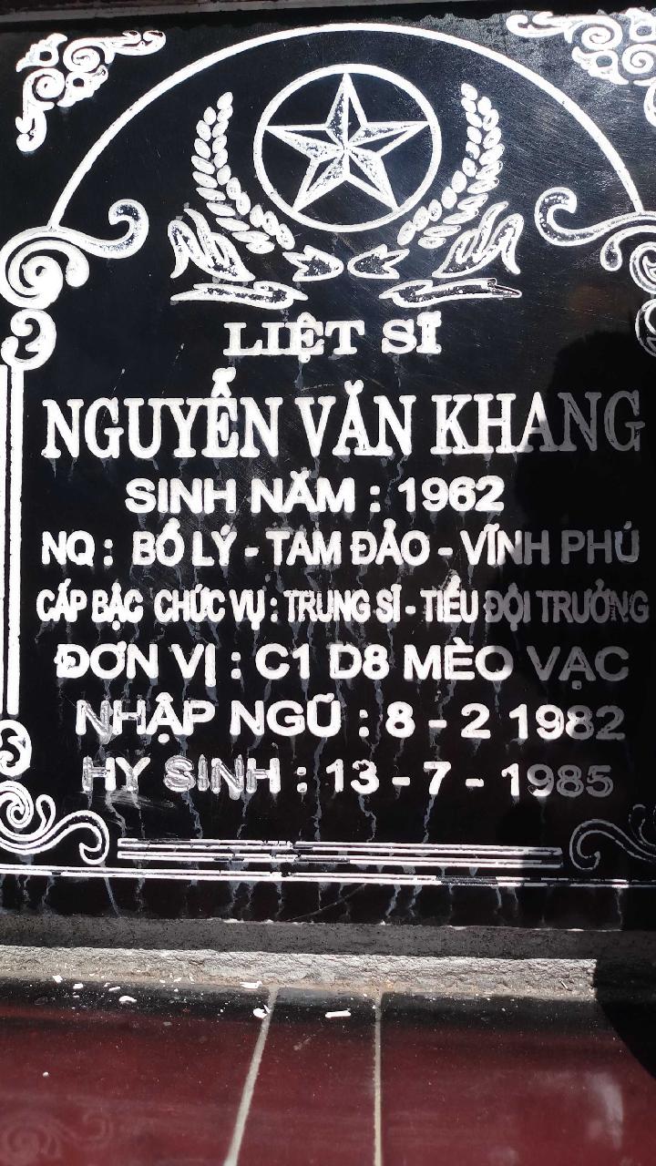 Ảnh mộ liệt sĩ Nguyễn Văn Khang