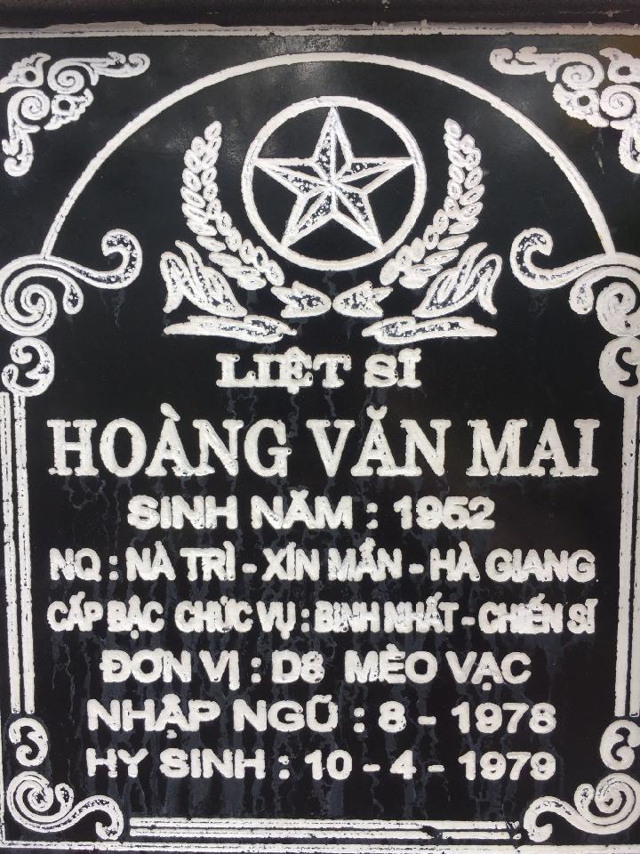 Ảnh mộ liệt sĩ Hoàng Văn Mai
