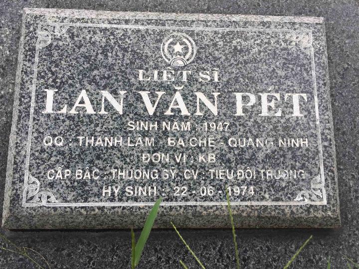 Ảnh mộ liệt sĩ LAN VĂN PÉT