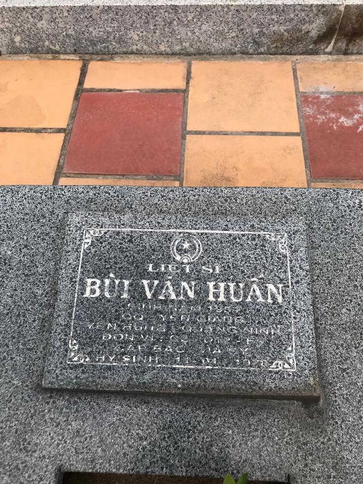 Ảnh mộ liệt sĩ BÙI VĂN HUẤN