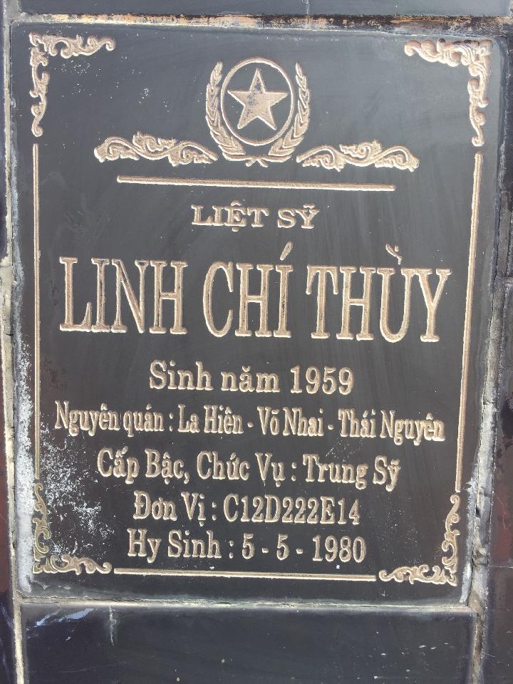 Ảnh mộ liệt sĩ Linh Chí Thùy