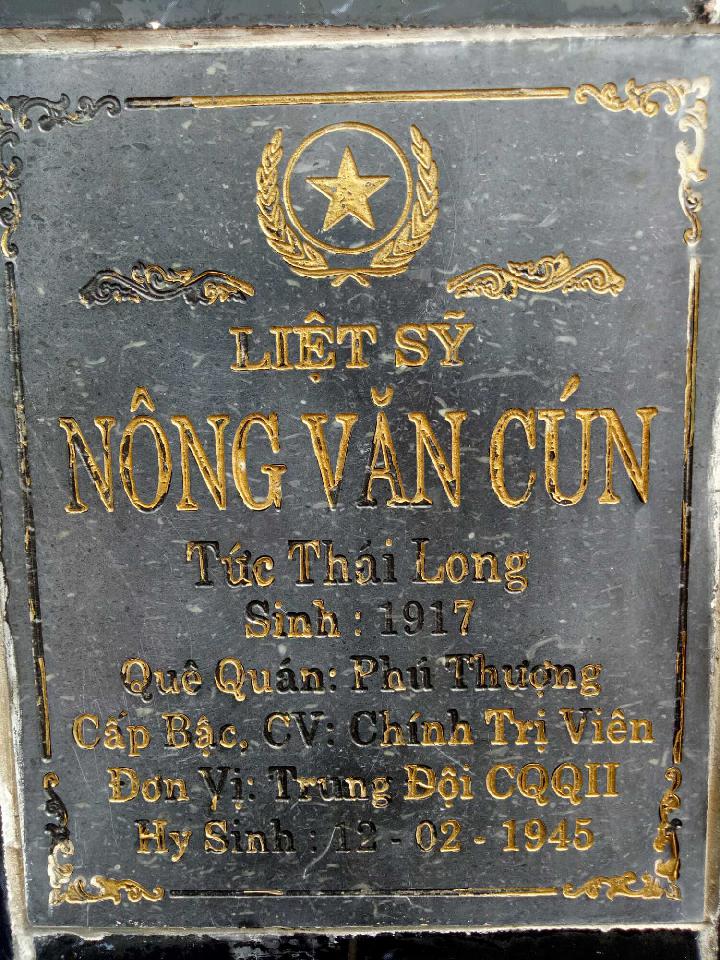 Ảnh mộ liệt sĩ Nông Văn Cún ( Thái Long)