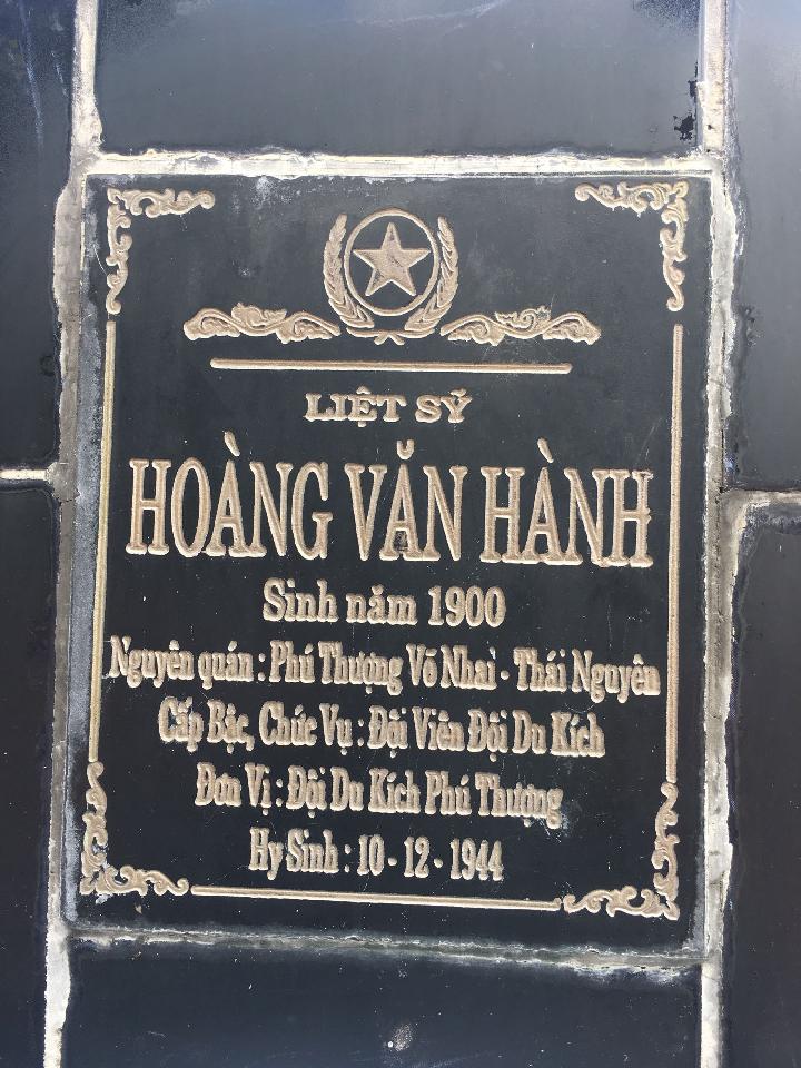 Ảnh mộ liệt sĩ Hoàng Văn Hành