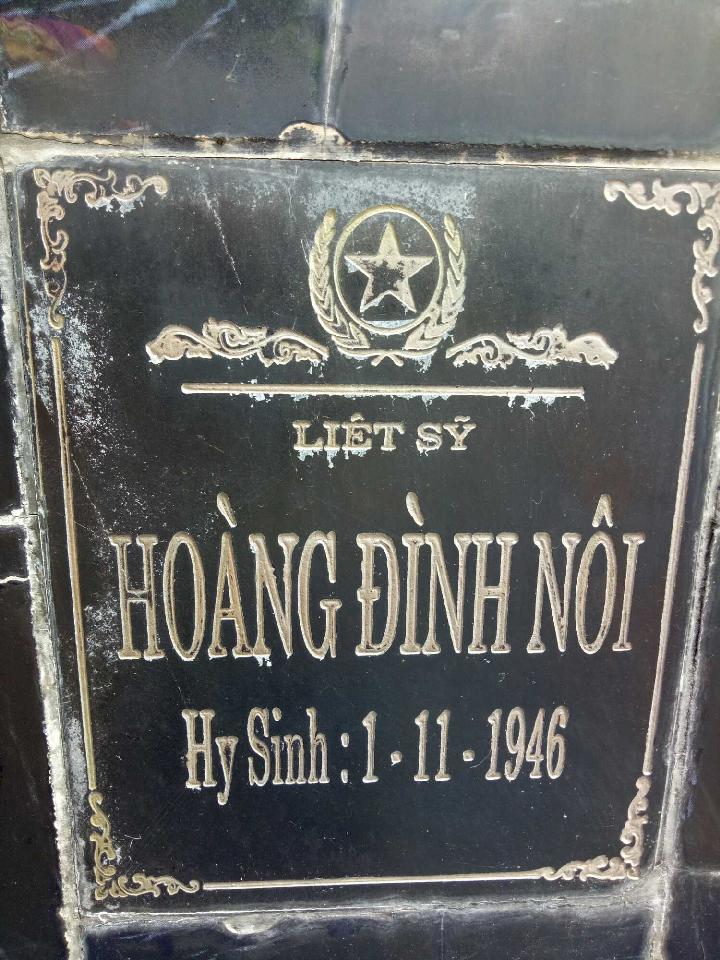Ảnh mộ liệt sĩ Hoàng Đình Nối