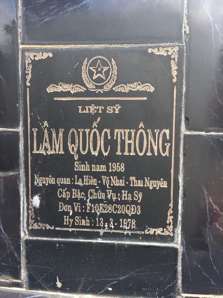 Ảnh mộ liệt sĩ Lâm quốc Thông