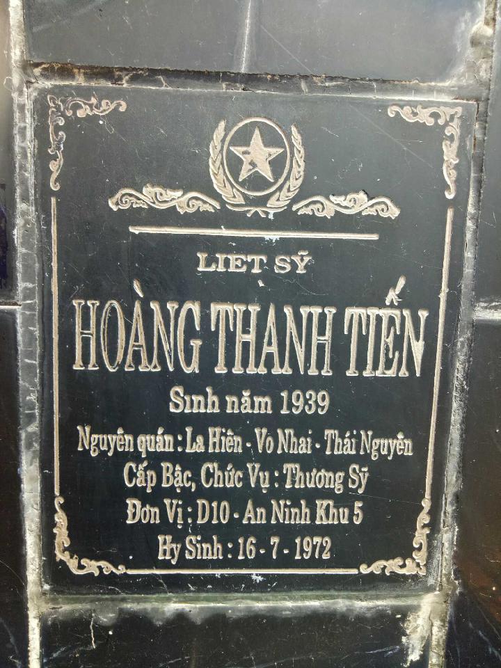 Ảnh mộ liệt sĩ Hoàng Thanh Tiến