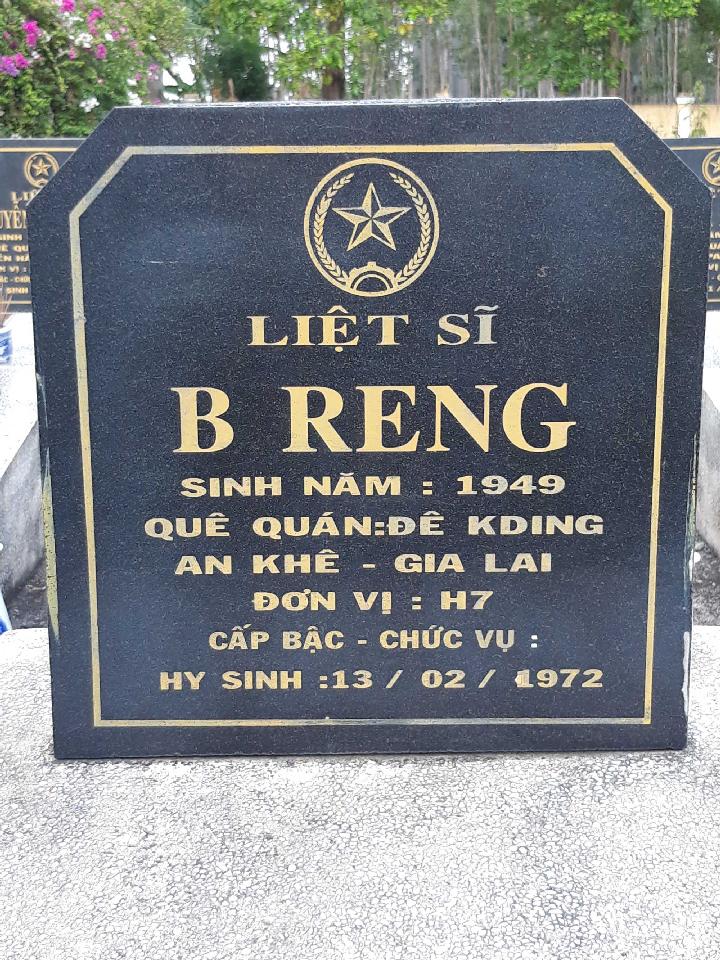 Ảnh mộ liệt sĩ Breng