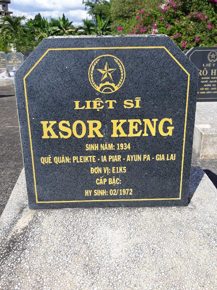 Ảnh mộ liệt sĩ KSOR Keng