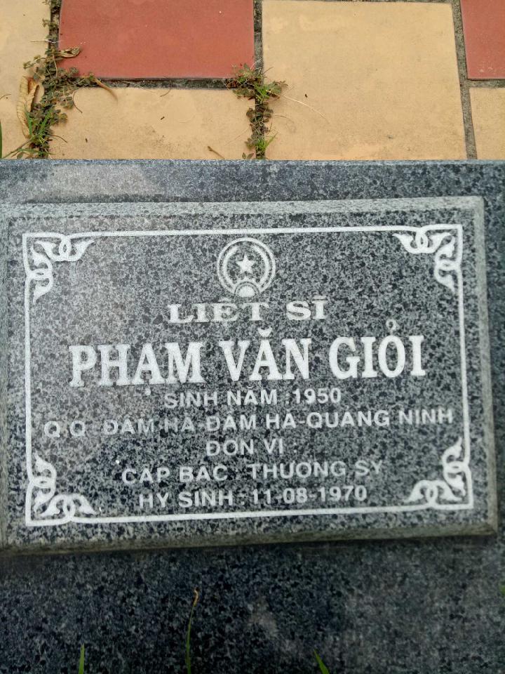 Ảnh mộ liệt sĩ PHẠM VĂN GIỎI